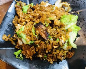 ゴロゴロ豚の角煮レタスチャーハン