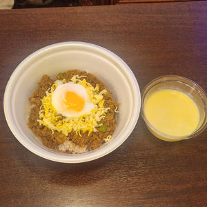 キーマカレープリンつき