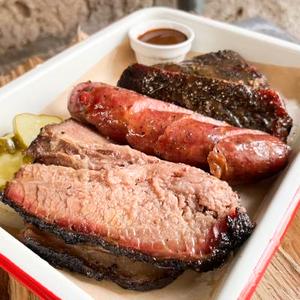 当店人気No.1 SET A ブリスケット、スペアリブ、ソーセージ -Brisket, Ribs ＆ Sausage