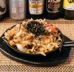 ホルモン焼きうどん