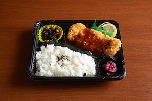 国産ロースかつ弁当