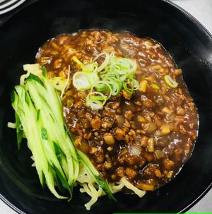 ジャージャー麺