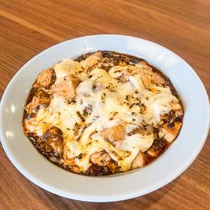 成田式麻婆豆腐焼きチーズのせをのっけた麻婆丼