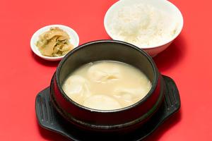 肉汁爆発！餃包4個入り水餃子弁当
