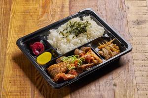 牛スジ煮込み弁当