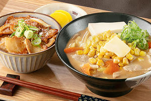 コーンバター豚汁と豚焼肉小丼