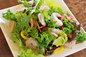 PRAWNS SALADプリプリエビのサラダ