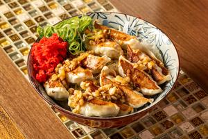 ダブル美味ダレ餃子丼