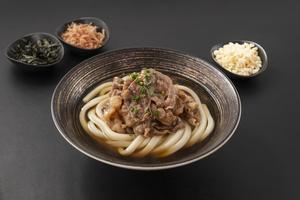 (温)肉増し黒毛和牛の極太おうどん～たぬき～