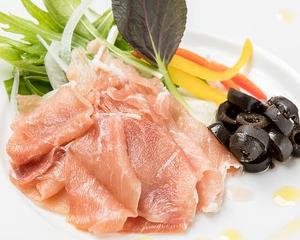 生ハムと合鴨スモークの盛り合わせ Uncured Ham and Smoked Duck Assortment