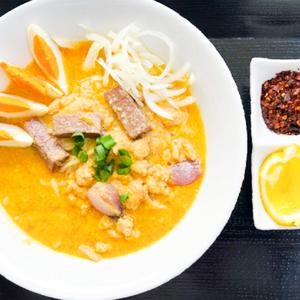  ココナッツミルクのラーメン