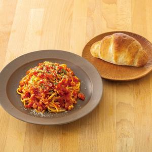 103.名物バジルロール付！セミドライトマトとモッツァレラのトマトソースパスタ