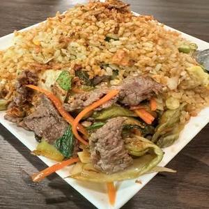 牛肉チャーハン