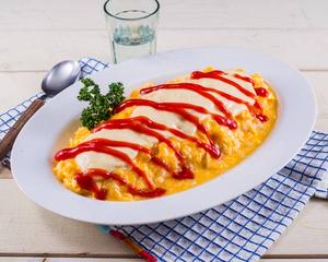 チキンチーズオムライス Chicken and Cheese Omelette Rice