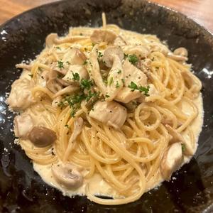 ポルチーニ茸と数種キノコのスパゲッティ