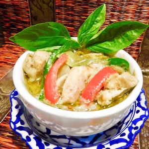 グリーンカレーとジャズミンライス 