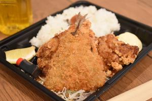 ジューシーBIG唐揚げ＆アジフライ弁当