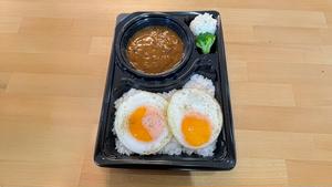 目玉焼きカレー