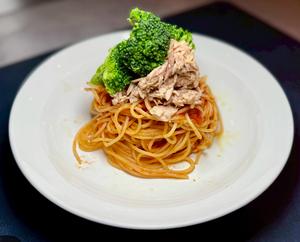 ツナとブロッコリーのトマトパスタ