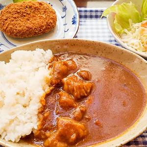国産牛すじカレーメンチカツ付き
