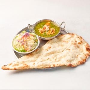 ほうれん草チキンカレー ナンセットSpinach and Chicken Curry Nan Set