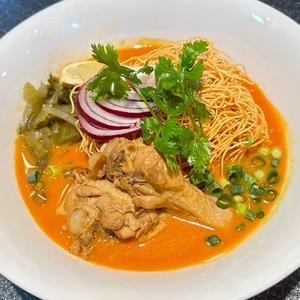 チェンマイ地方のカレーラーメン