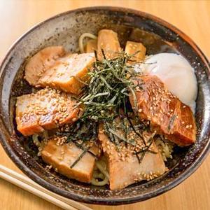 【鶴橋の名店三谷製麺所の生麺使用】【人気№3】麺W全部のせ油そば