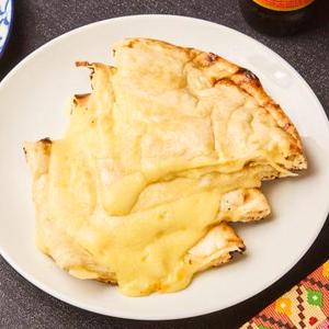 とろ～りチーズナン Melted Cheese Naan