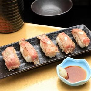 銀座金の目特製ラム肉炙り寿司(10貫)