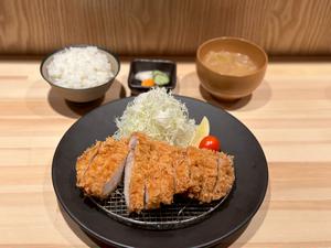 上ロースかつ弁当(150g)