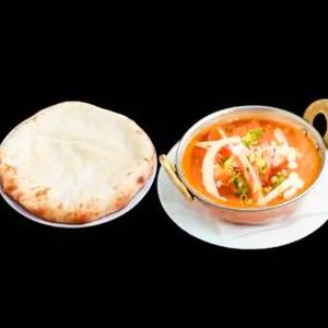 野菜カレーとチーズナン(vegetable curry with cheese nan)