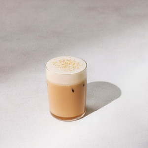 ブルーボトルコーヒー スイートブロッサムラテ with コールドフォーム (Iced) SWEET BLOSSOM LATTE WITH COLD FOAM