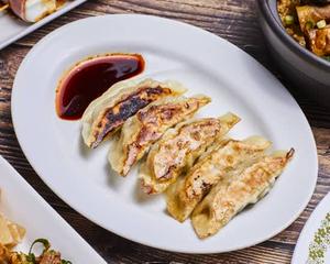 手作り焼き餃子.
