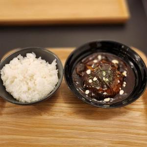煮込みハンバーグ
