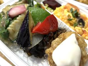 主菜3種入った贅沢弁当