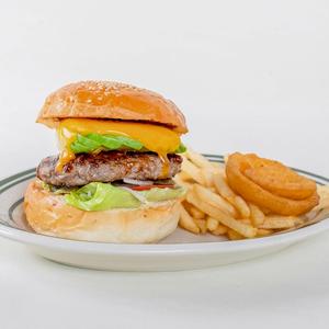 アボカドチーズバーガー