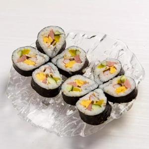 キンパ(韓国海苔巻き) Kimbap (Korean Maki Roll)