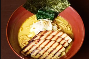 チャーシュー入りカレーラーメン Roast Pork Fillet Curry Ramen