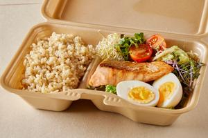 【筋肉組織の修復に】サーモンステーキ玄米BOX