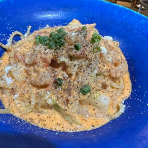 小エビのトマトクリームパスタ