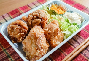 鶏笑 からあげ弁当(4個入り)
