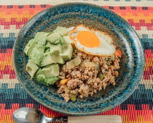 オリジナルガパオライス アロイ・ガパオ アボカドのせガパオライス Gapao Rice with Avocado