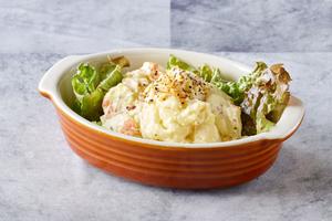 お肉に良く合う「ちょい盛りガーリックポテトサラダ」 Garlic Potato Salad