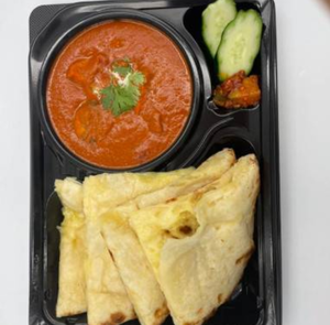 大人気チーズナンとチキンバーターカレー弁当 chizu nan ＆chiken butter curry