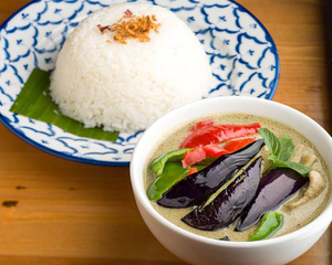 オリエンタルデリ 鶏肉のグリーンカレー