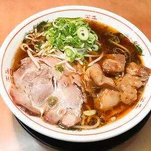 ホルモンラーメン 煮たまご入り