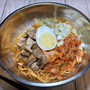 キムチ増し増しビビン麺 Kimchi Bibim Noodles