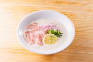 鶏白湯ラーメン