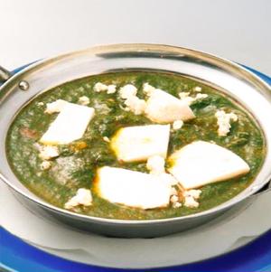 ほうれん草とインドの自家製チーズのカレー Sag Paneer Curry
