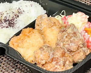 MIXからあげ弁当4個入 Mixed fried chicken bento (4 pieces)